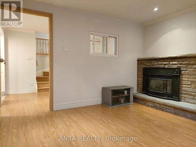 Building Photo - 4 Southdale Dr