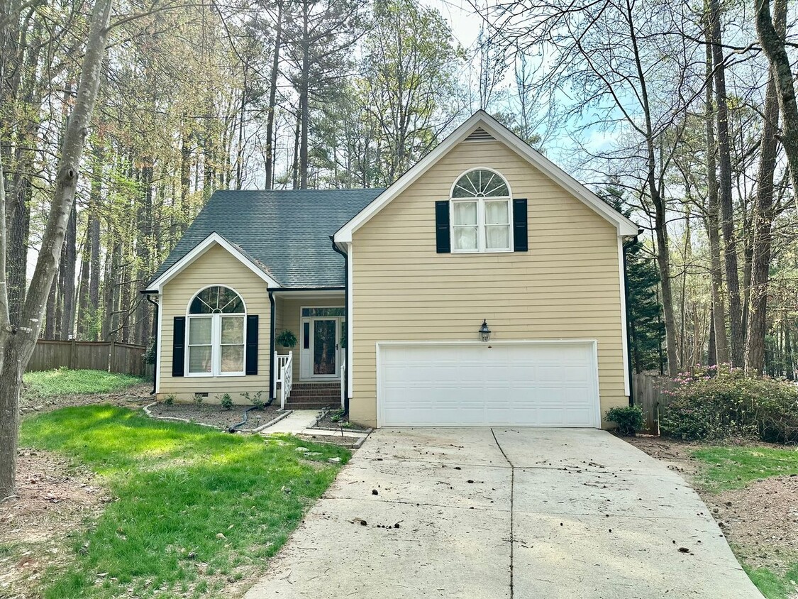 Primary Photo - Beautiful North Raleigh 4 Bed 3.5 Bath 2-C...