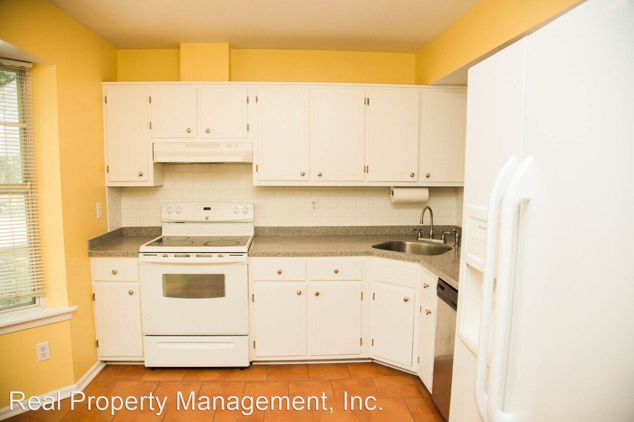 Primary Photo - 3 br, 2.5 bath House - 1548 Cool Spring Rd.