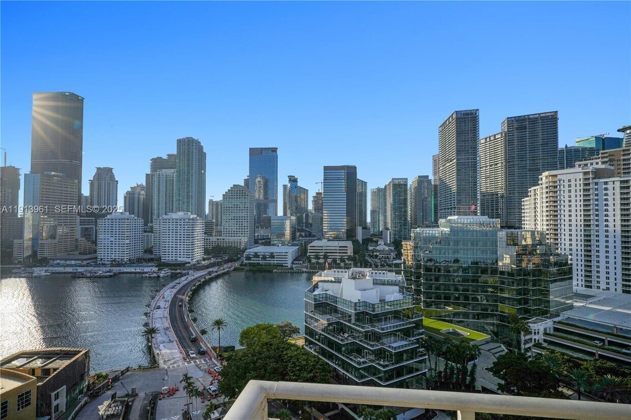 Foto principal - 770 Claughton Island Dr