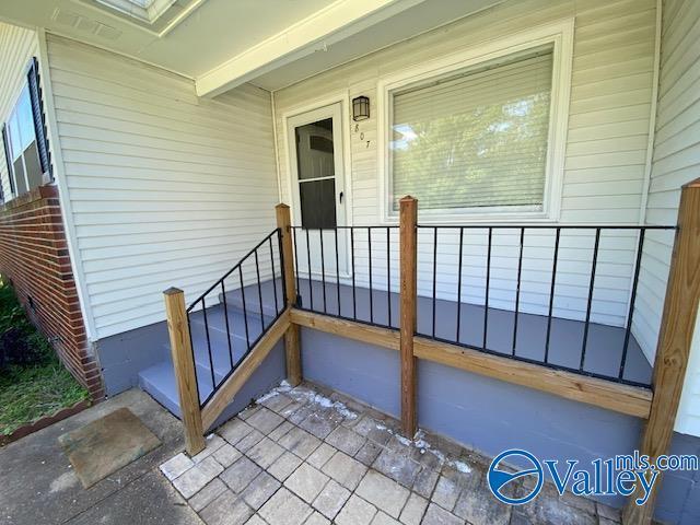 Building Photo - 807 Giles Dr NE
