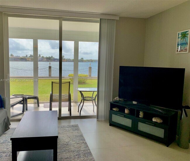 Foto del edificio - 3010 Marcos Dr