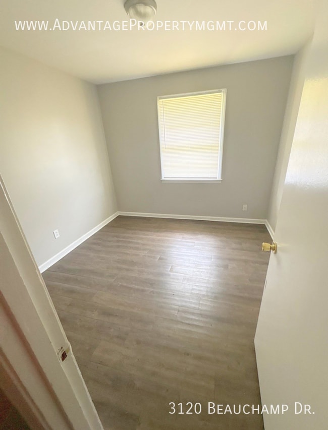 Building Photo - 3120 Beauchamp Dr