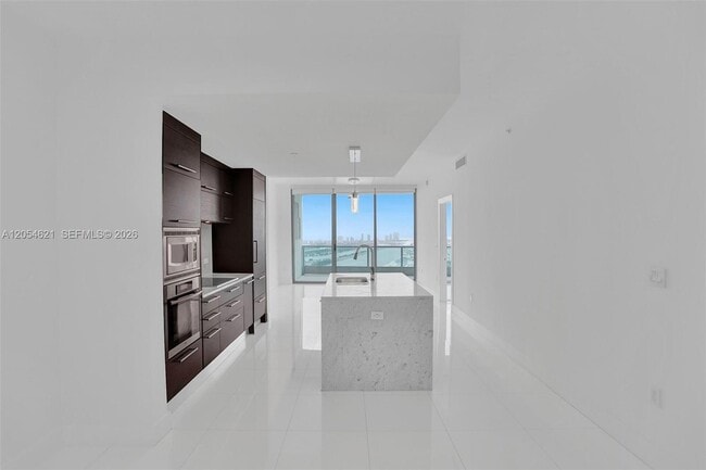 Foto del edificio - 900 Biscayne Blvd