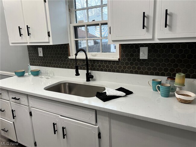 Foto del edificio - 3869 Kirkwood Rd