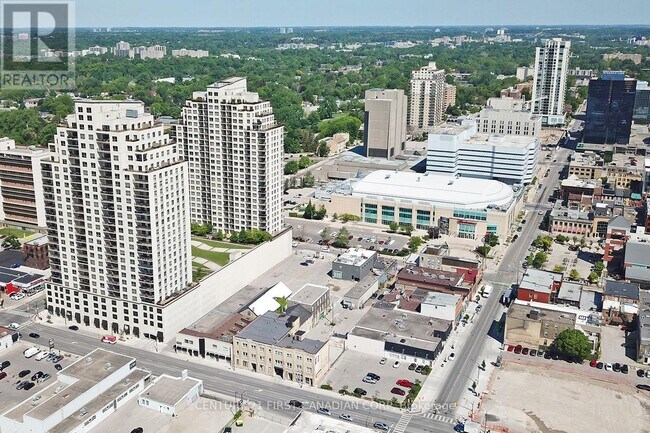 Building Photo - 330 Ridout St N