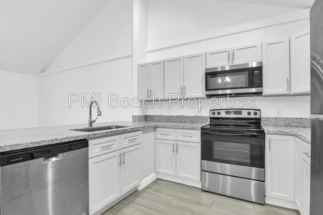 Building Photo - 13978 Folkestone Cir