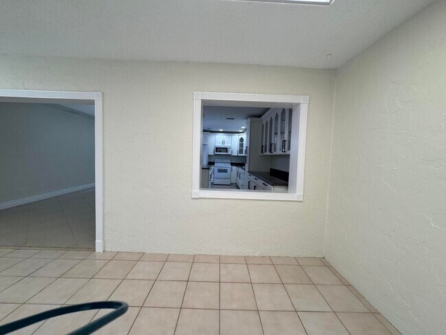Building Photo - 20844 Concord Green Dr W