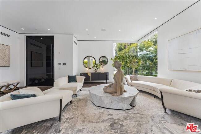 Foto del edificio - 213 S La Peer Dr