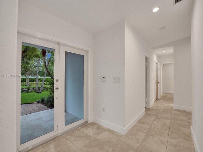 Foto del edificio - 228 Westwood Dr