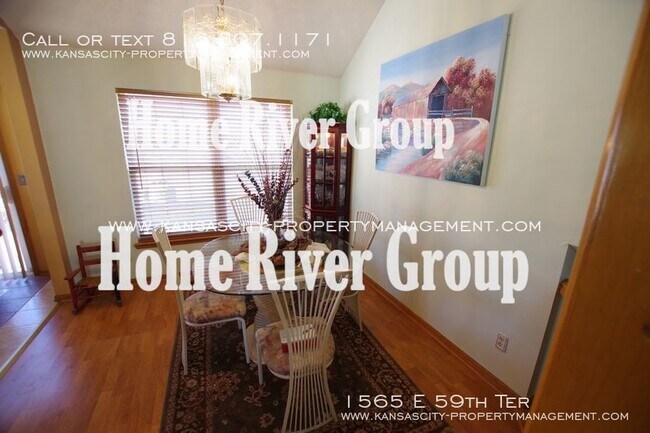Building Photo - Huge 3 Br 2.5  $1600/mos Citadel Neighborhood