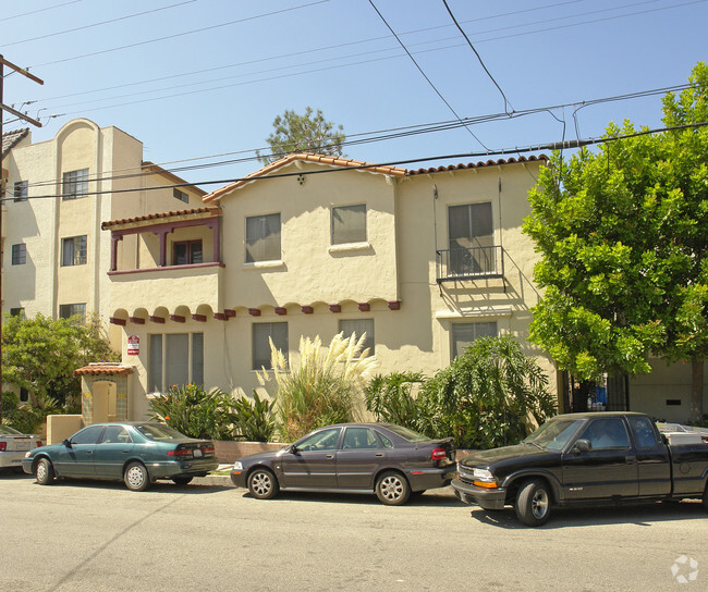 Front View of Building - 1327-1329 N Vista St