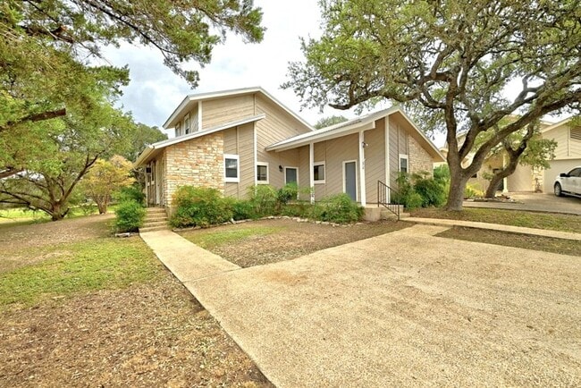 Building Photo - Nestled in the Heart of Golf Course in Woodcreek