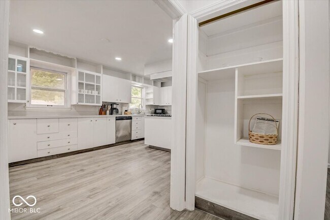 Foto del edificio - 2203 Cord St