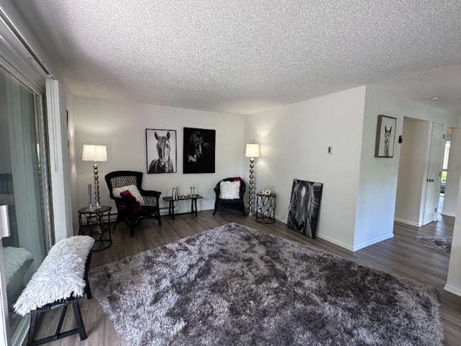 Foto del edificio - 830 Phoenix St NE