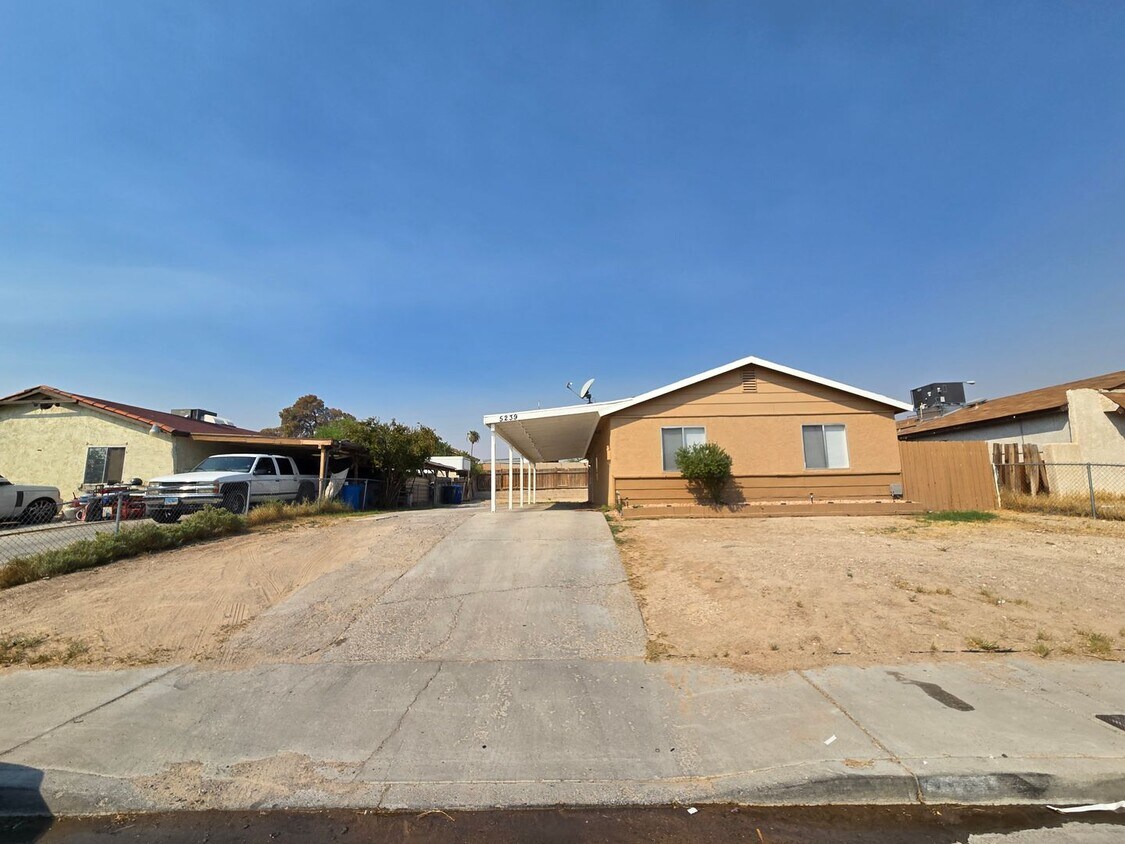 Foto principal - A Very Nice and Clean 3 Bedroom Single Sto...