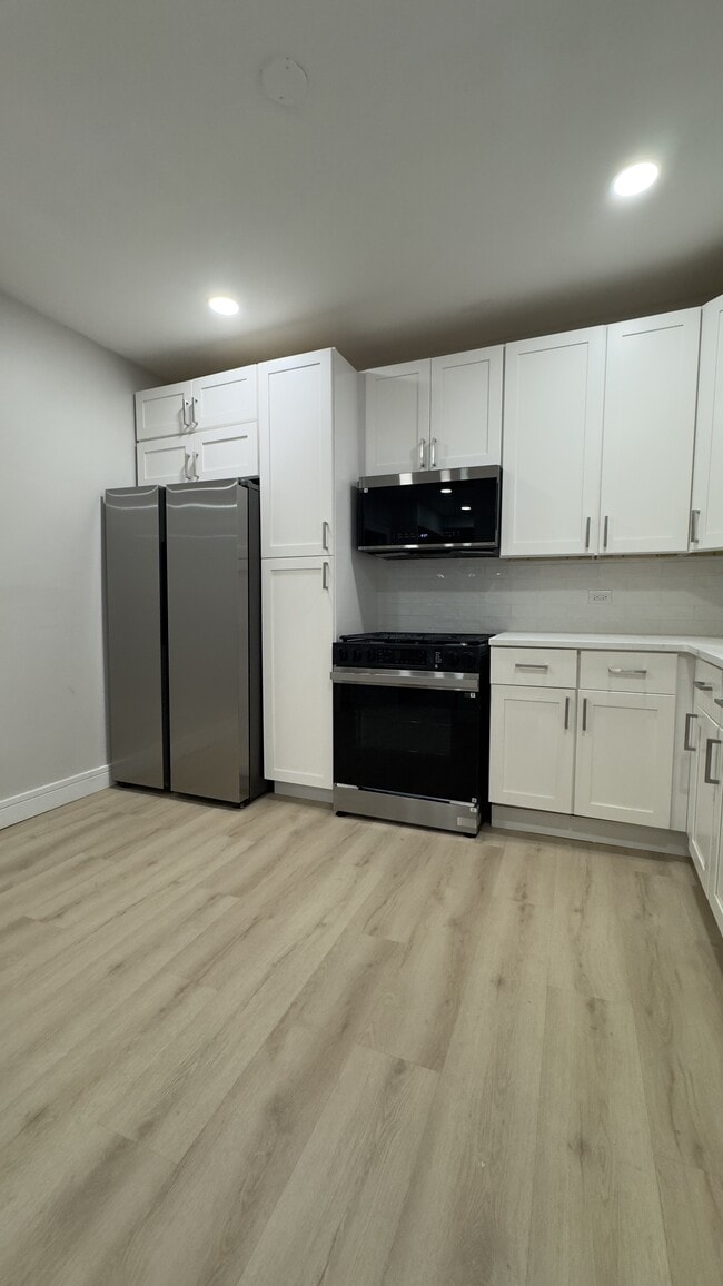 Kitchen B - 2310 W 21st St