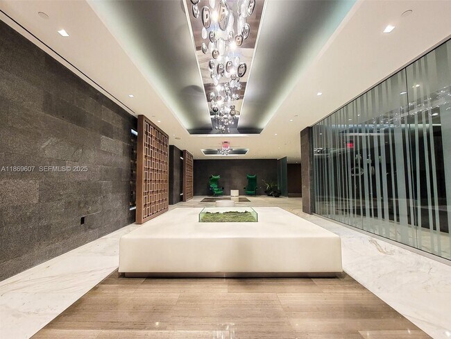 Foto del edificio - 400 Sunny Isles Blvd