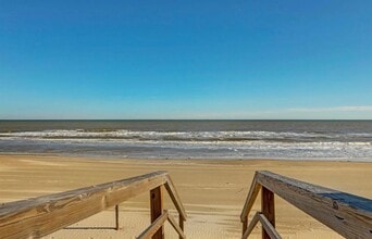 Building Photo - 601 Wave Ct