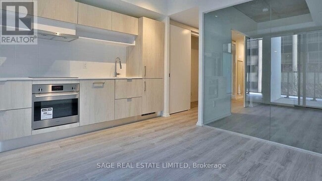 Building Photo - 5 Soudan Ave