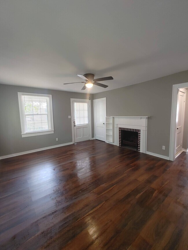 Building Photo - 2327 Lawson Ave