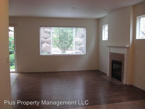 Building Photo - 2863 NE Forum Dr