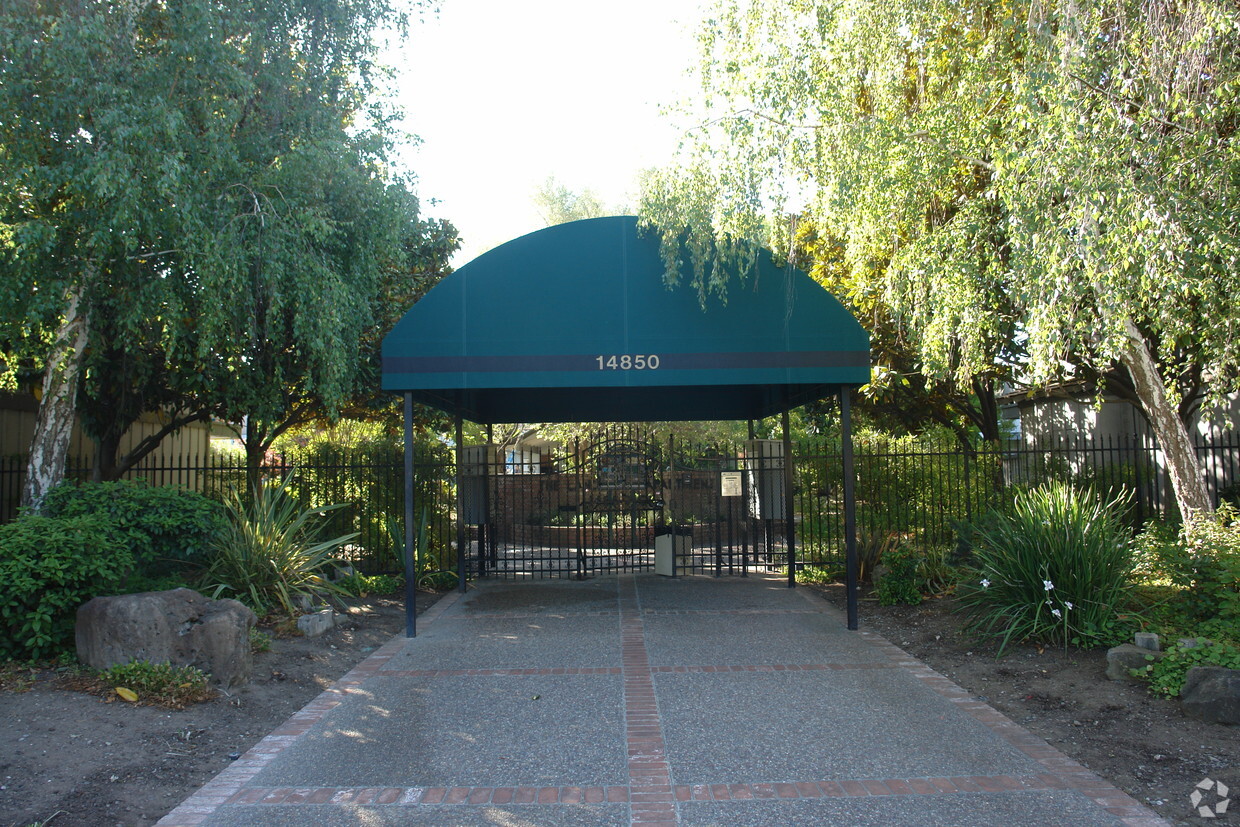 Primary Photo - Los Gatos Gardens