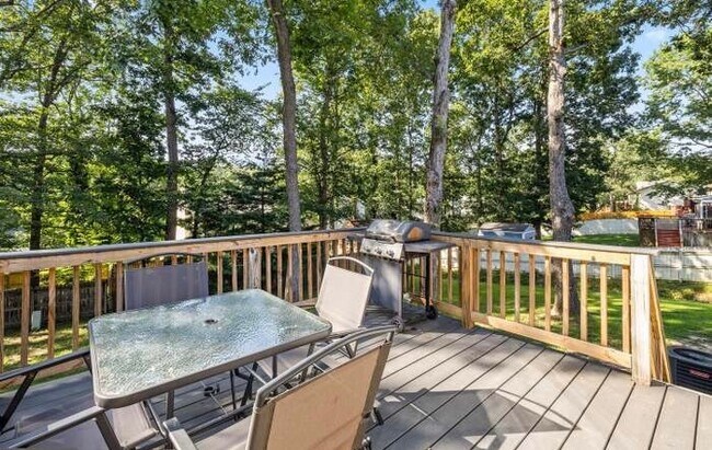 Foto del edificio - 10612 Holleybrooke Dr