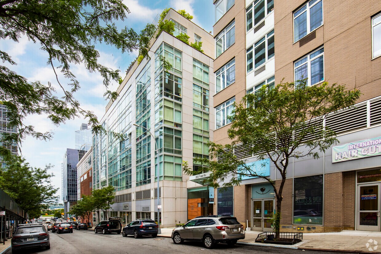 243 W 60th St, Nueva York, NY 10023 - Adagio Condominiums