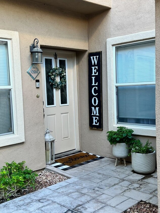 Primary Photo - BEAUTIFUL 2BD/2BA CONDO W/DEN 1ST FLOOR UNIT