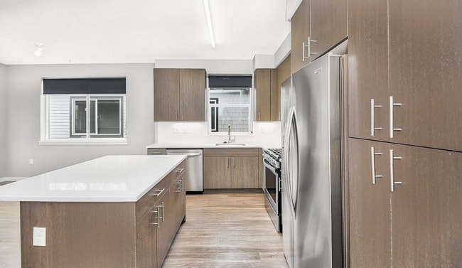 Building Photo - *$1,000 OFF FIRST FULL MONTH'S* Beautiful ...