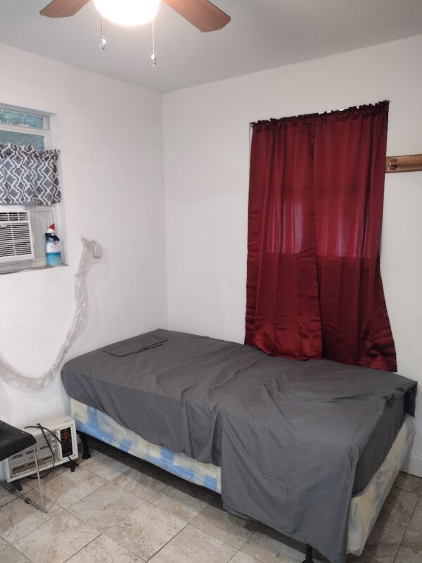 Foto del edificio - 9705 N 16th St