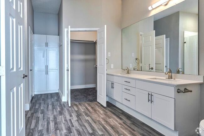 Interior Photo - Shiloh Park