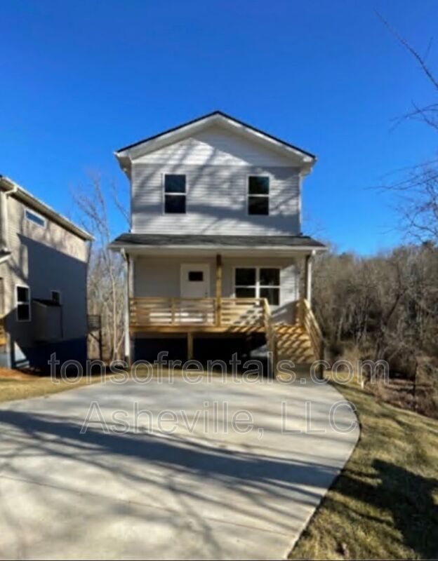 Primary Photo - 277 N Bear Creek Rd