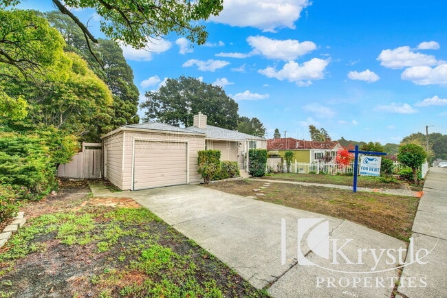 Building Photo - 1047 Valle Vista Ave