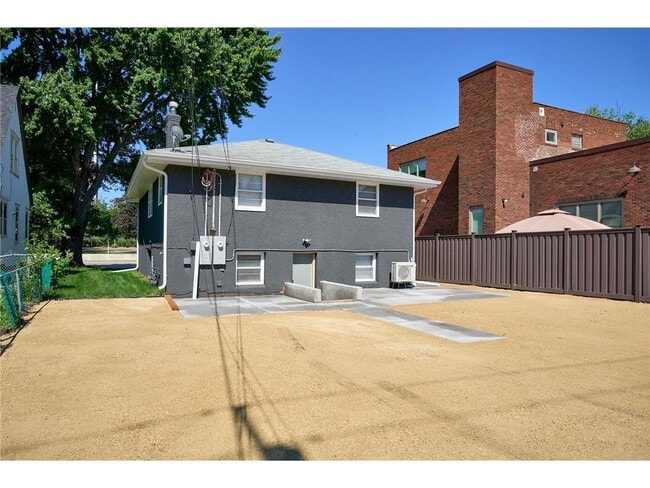 Foto del edificio - 1284 Snelling Ave N