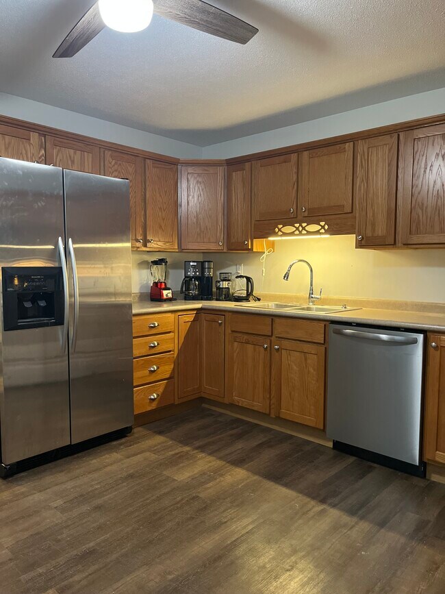 Building Photo - 2300 Brady Ln