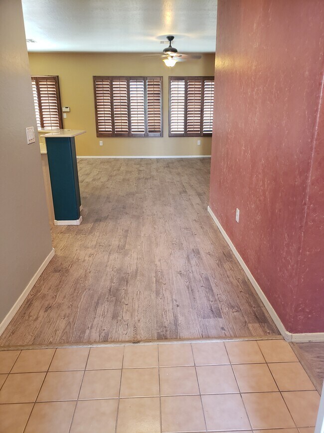 Building Photo - 3513 Kingbird Dr