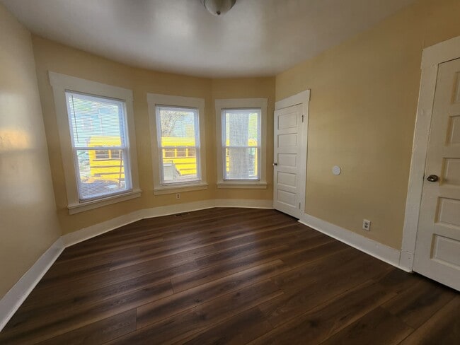 Foto del edificio - 722 Winchester Ave