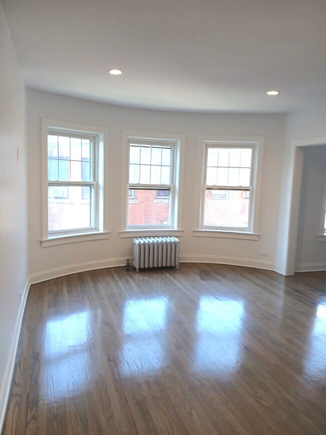 Foto del edificio - 1060 W Thorndale Ave