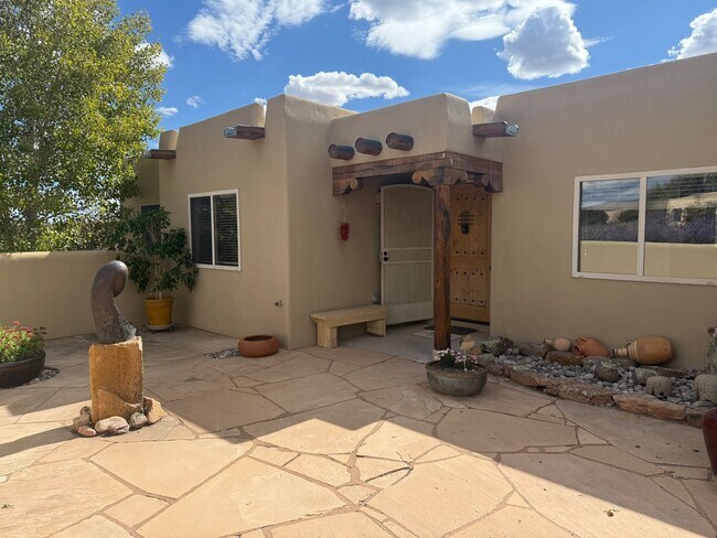 Building Photo - 54 Encantado Loop