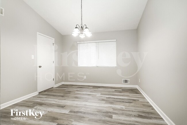 Foto del edificio - 855 Lost Creek Cir