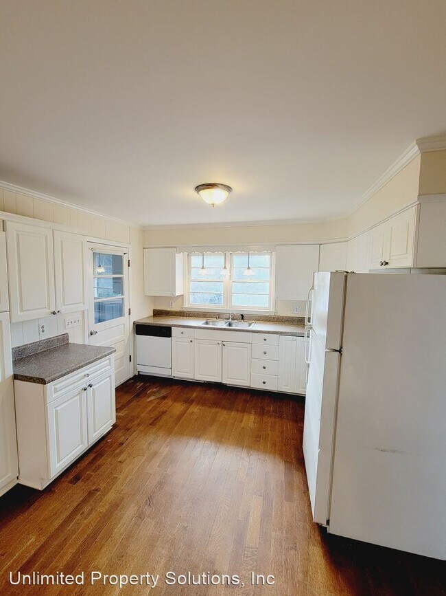 Building Photo - 3 br, 1.5 bath House - 107 Sunnyvale Dr