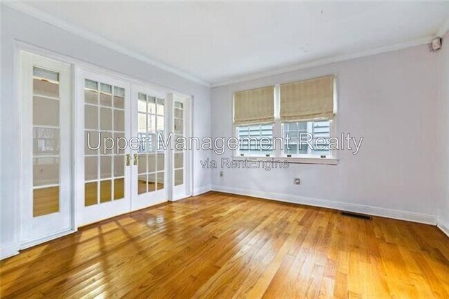Foto del edificio - 2330 Palmer Ave