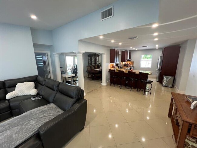 Foto del edificio - 115 SW 34th Ave