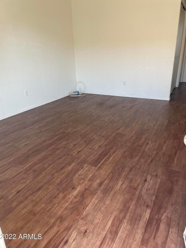 Foto del edificio - 280 E Ruggles St