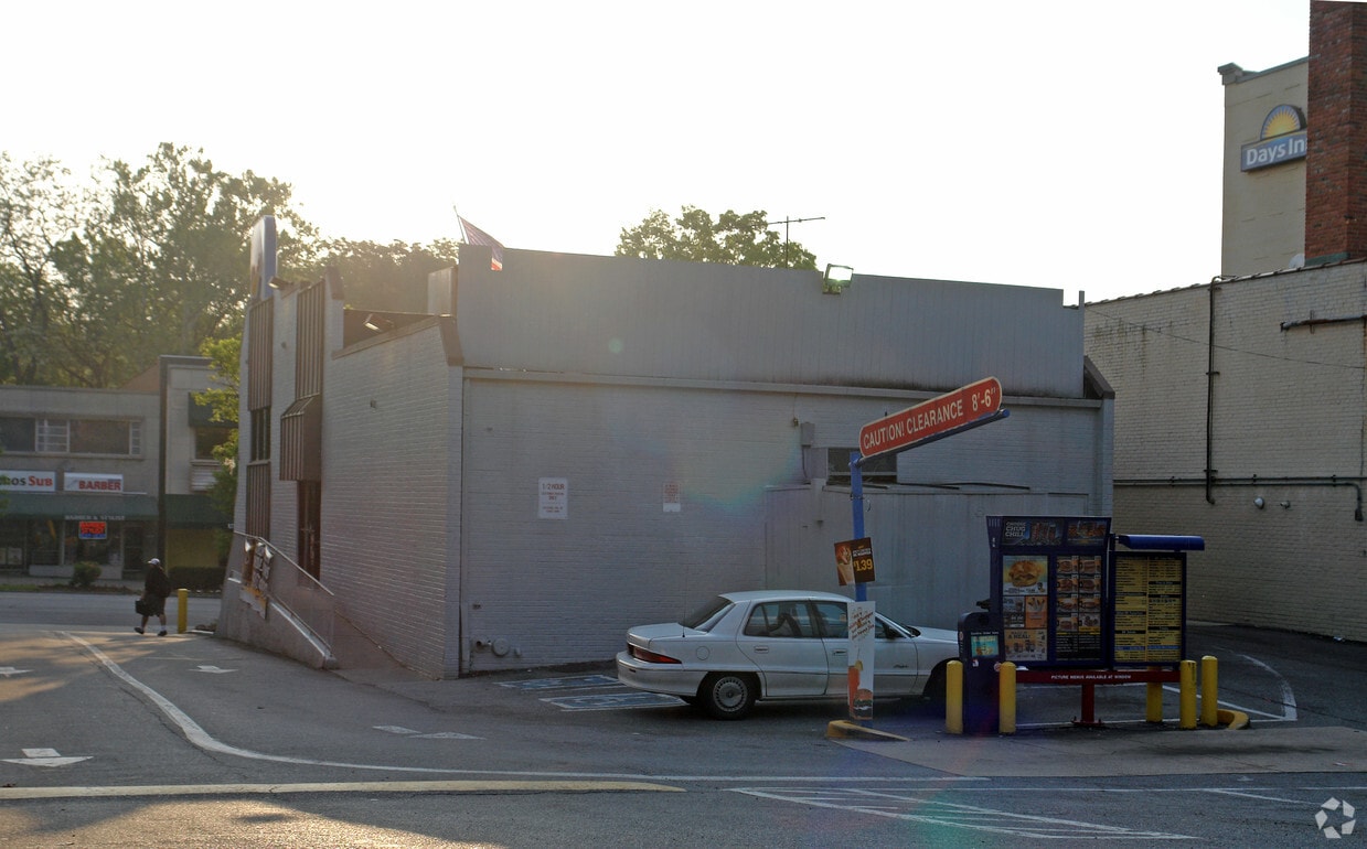 Building Photo - 4422 Connecticut Ave NW