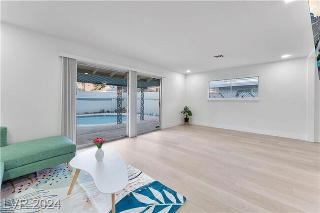 Foto del edificio - Single Story, Furnished Home