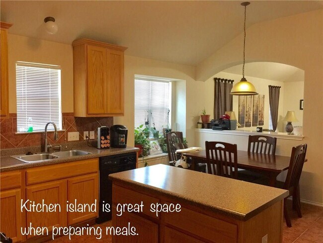 Building Photo - 1708 Amberwood Loop