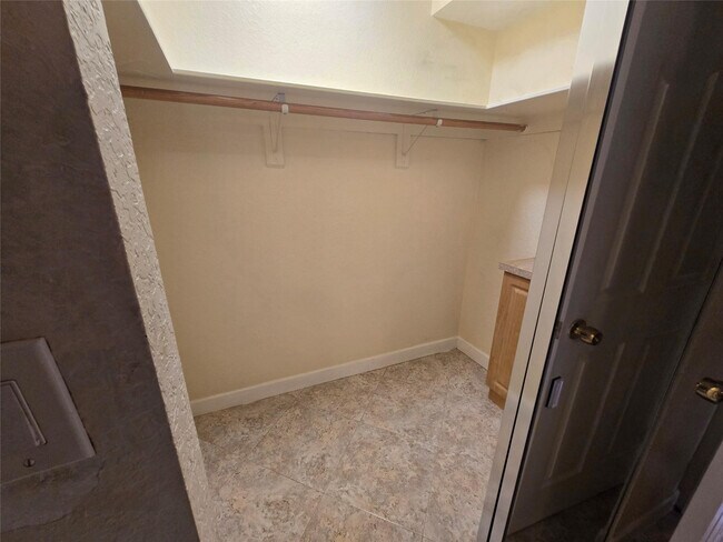 Foto del edificio - 3531 NW 50th Ave